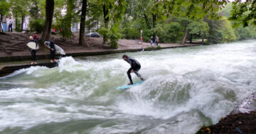 คลื่นแม่น้ำ Eisbach เปิดใหม่ในมิวนิก กฎเข้มขึ้น